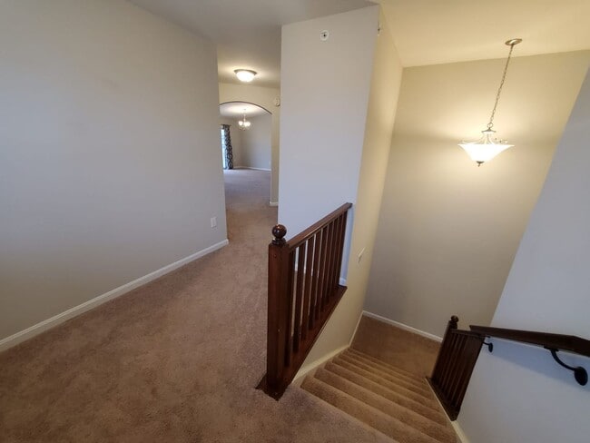 Building Photo - Beautiful 2 bedroom condo near Austin Land...