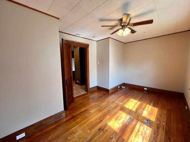 Building Photo - Move-In Ready 4-Bed Family Home in Willowick!