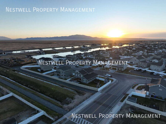 Building Photo - 1508 Waterfront Dr