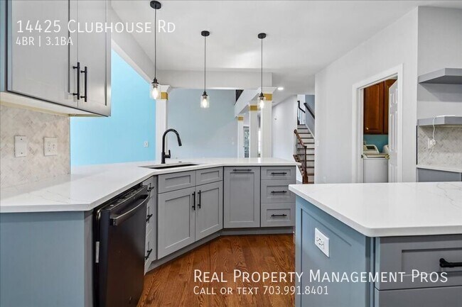 Building Photo - 14425 Clubhouse Rd