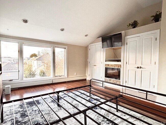 Building Photo - 33 Central Ave