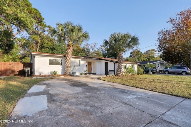 Building Photo - 409 Sailfish Dr E