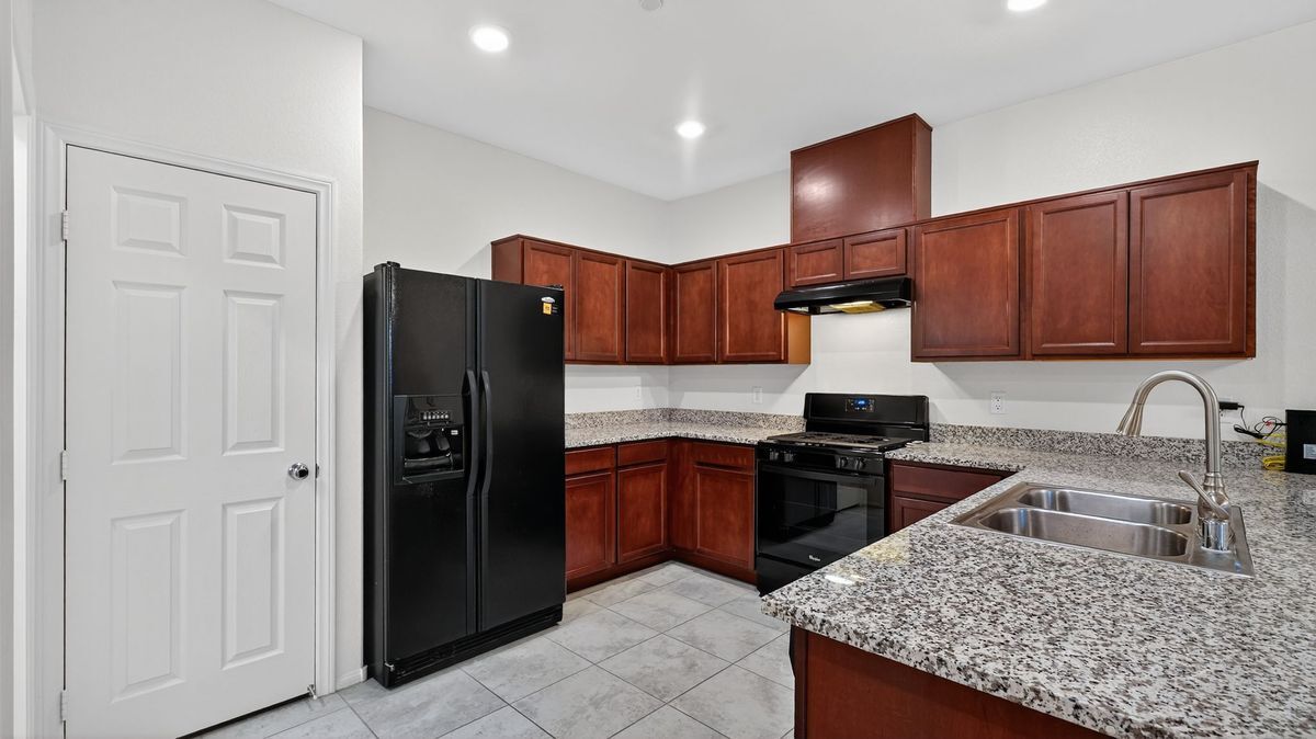 Building Photo - 3193 Brynley Ave