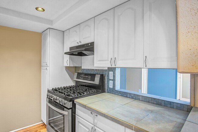 Building Photo - 4057 Young St