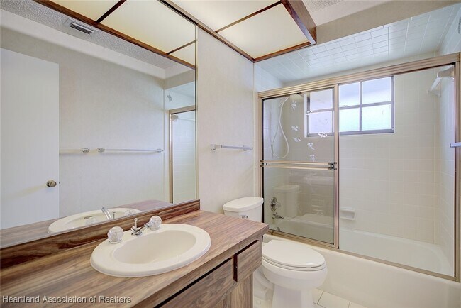 Building Photo - 4004 Medina Way
