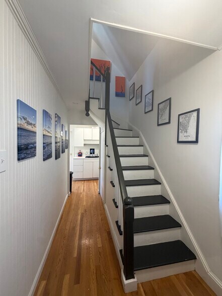 Main Hallway - 104R Homes Ave