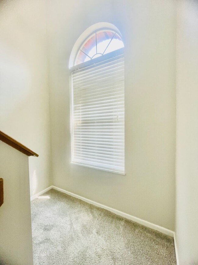 Building Photo - 3-Bedroom 2.5 bath Townhome in Imperial – Style, Space & Sophistication