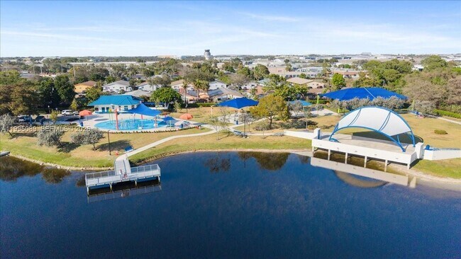 Building Photo - 5402 NW 25th Terrace