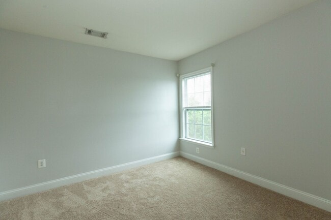 Building Photo - 391 Sheerer Dr