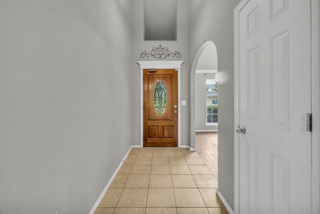 Building Photo - Welcome to this gorgeous home in the highly desirable Eddington Place neighborhood!