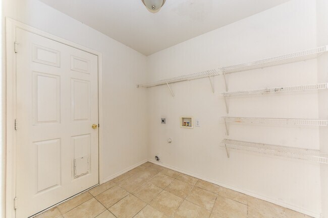 Building Photo - 2905 Frontier Ln