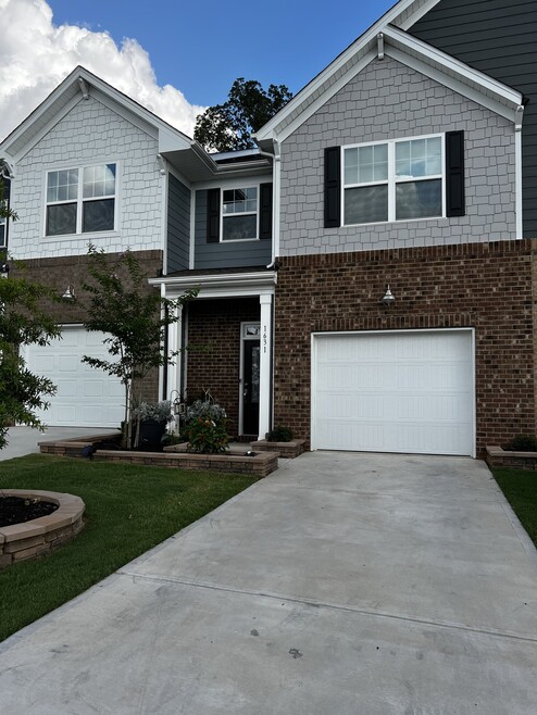 Building Photo - 1631 Corwin Bend Rd