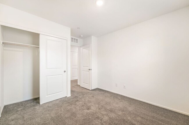 Building Photo - 3717 Celesta Vis St
