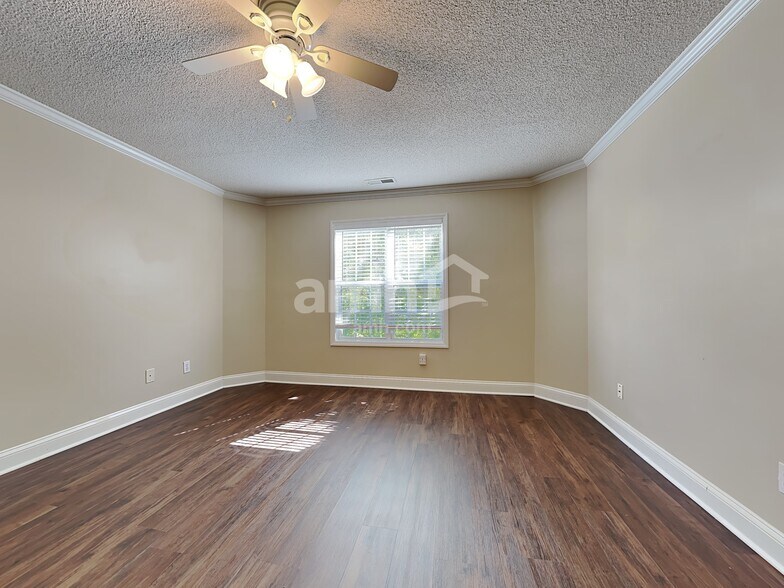 Building Photo - 6217 Highland Brook Dr