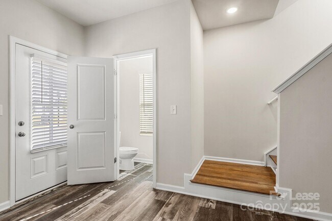 Building Photo - 117 Dogwood Vlg Trl