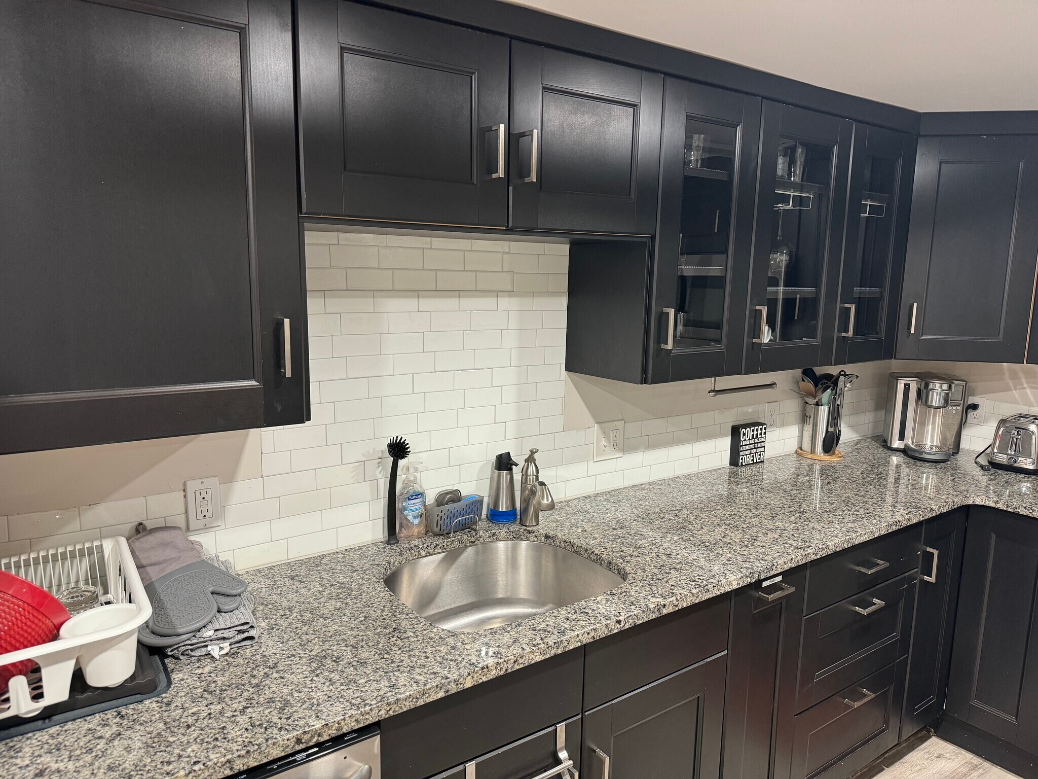 Kitchen Sink - 171 Foster St