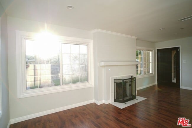 Building Photo - 6840 Nestle Ave