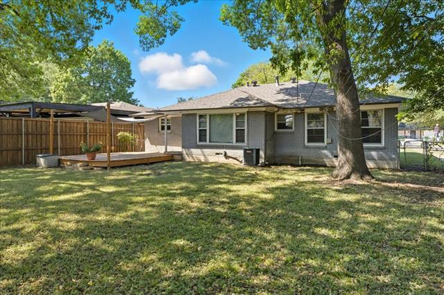 Building Photo - 6902 E Mockingbird Ln