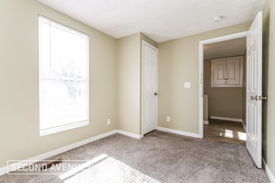 Building Photo - 540 Beecher St