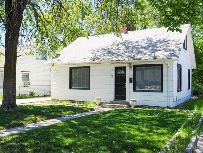 Building Photo - 3 Bed Bungalow Near BYU & UVU – Large Private Yard