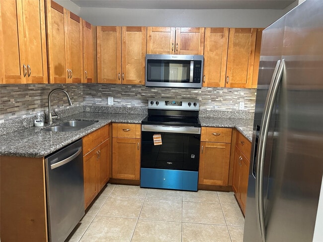 Building Photo - 4622 Holly Lake Dr