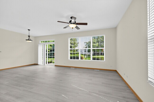 Building Photo - 355 Grape Vine Trail