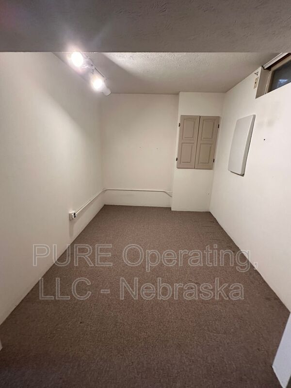 Building Photo - 1631 N 109th Plz