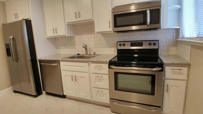 Building Photo - OPEN HOUSE  Sunday, May 18th, 12-12:45 PM ...