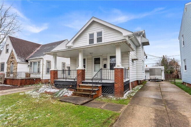 Building Photo - 3203 Ingleside Dr