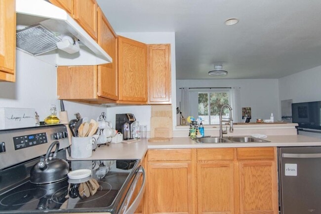 Building Photo - 2030 Brookhurst St