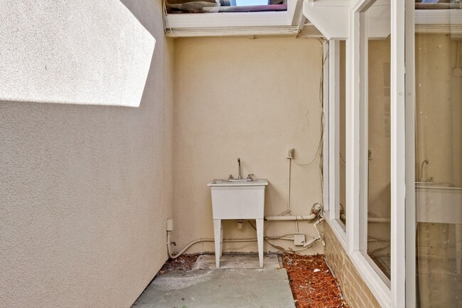 Building Photo - Turnkey Home with Natural Light & Upgrades...