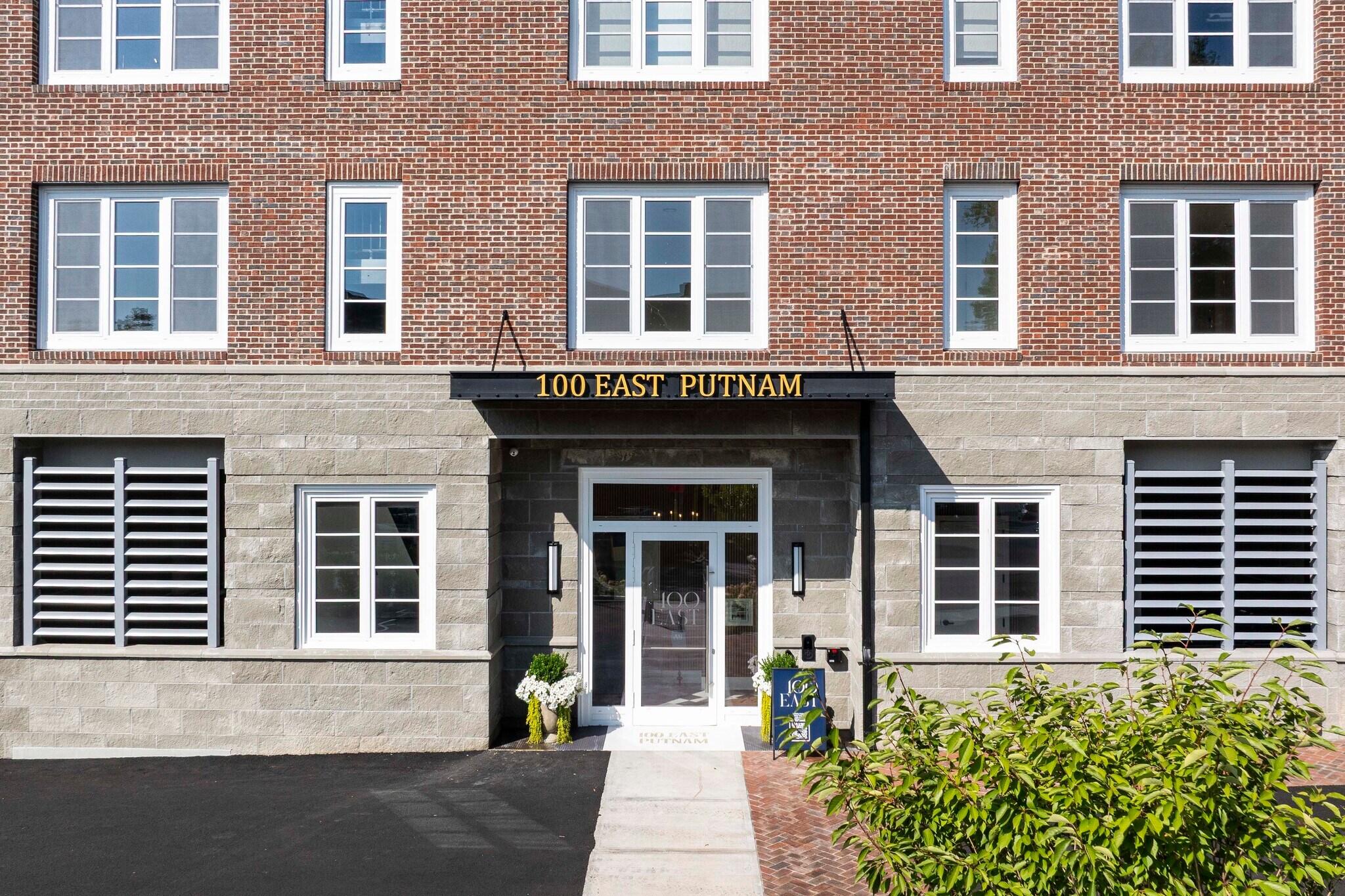 Building Photo - 100 E Putnam Ave