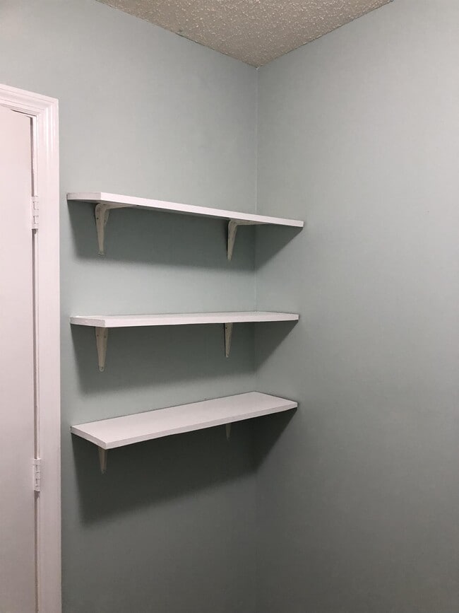 Building Photo - 663 Windward Dr