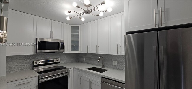 Building Photo - 3310 Meridian Way S