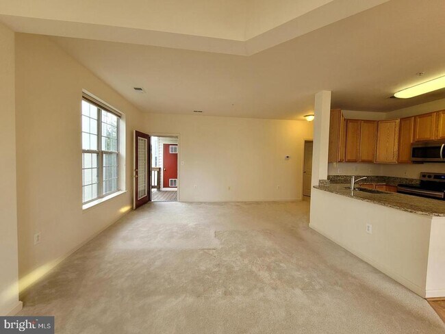 Building Photo - 6480 Cheyenne Dr