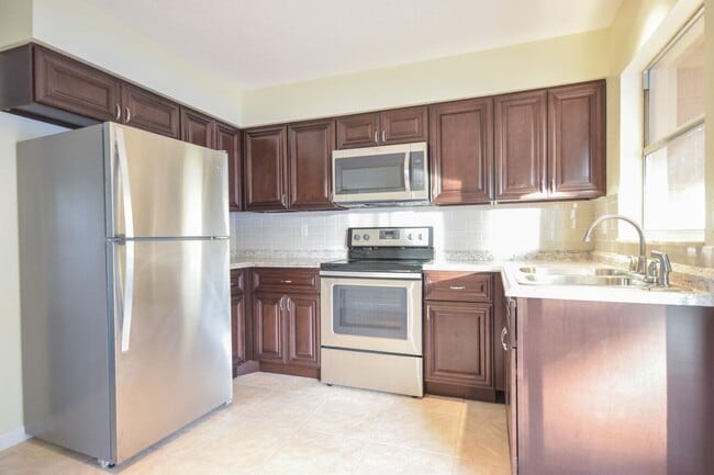 Building Photo - 3072 Jennings Dr