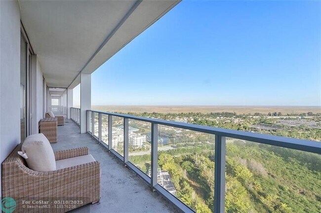 Building Photo - 2000 Metropica Wy