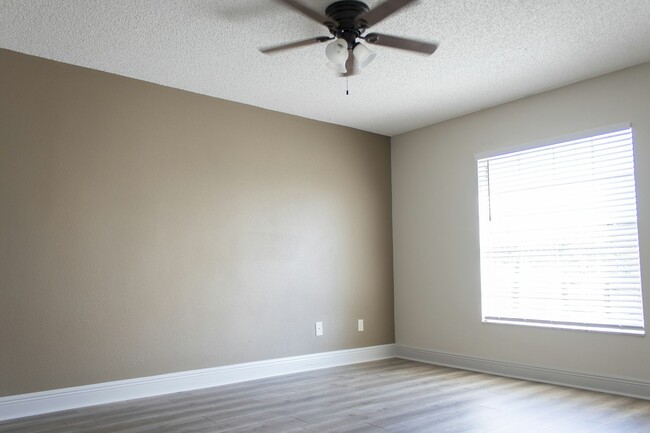 Building Photo - 6715 Meritmoor Cir