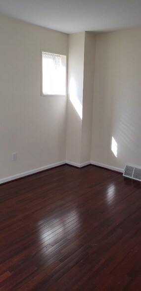 Building Photo - 2300 Catharine St