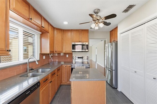 Building Photo - 4440 Pelorus Dr