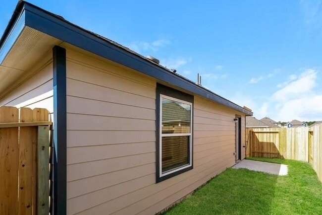 Building Photo - 2432 Bull Trout Dr