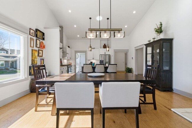 Building Photo - Modern 3-Bedroom Home in The Cottages at Avery Creek