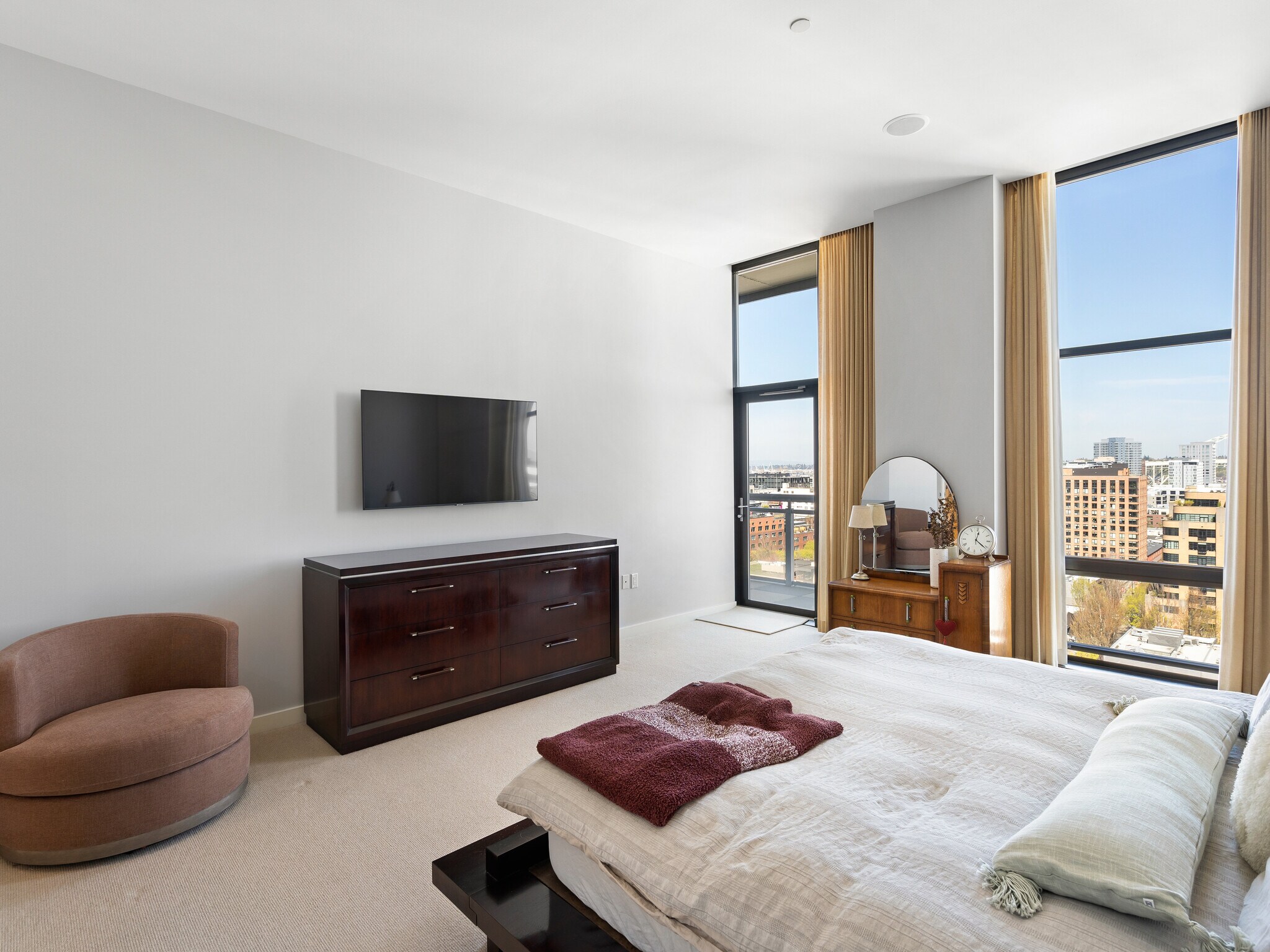 Building Photo - 1025 NW Couch St