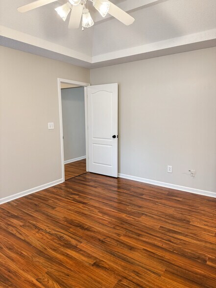 Building Photo - 107 Barley Pl