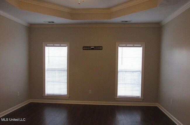 Building Photo - 201 Apple Blossom Cir