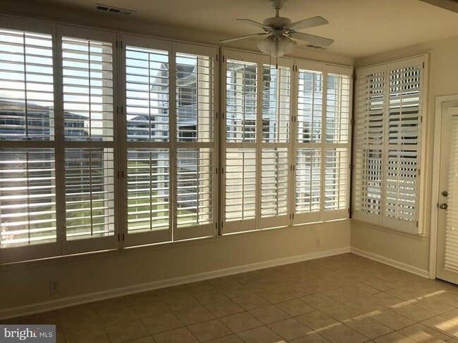 Building Photo - 17432 Slipper Shell Way