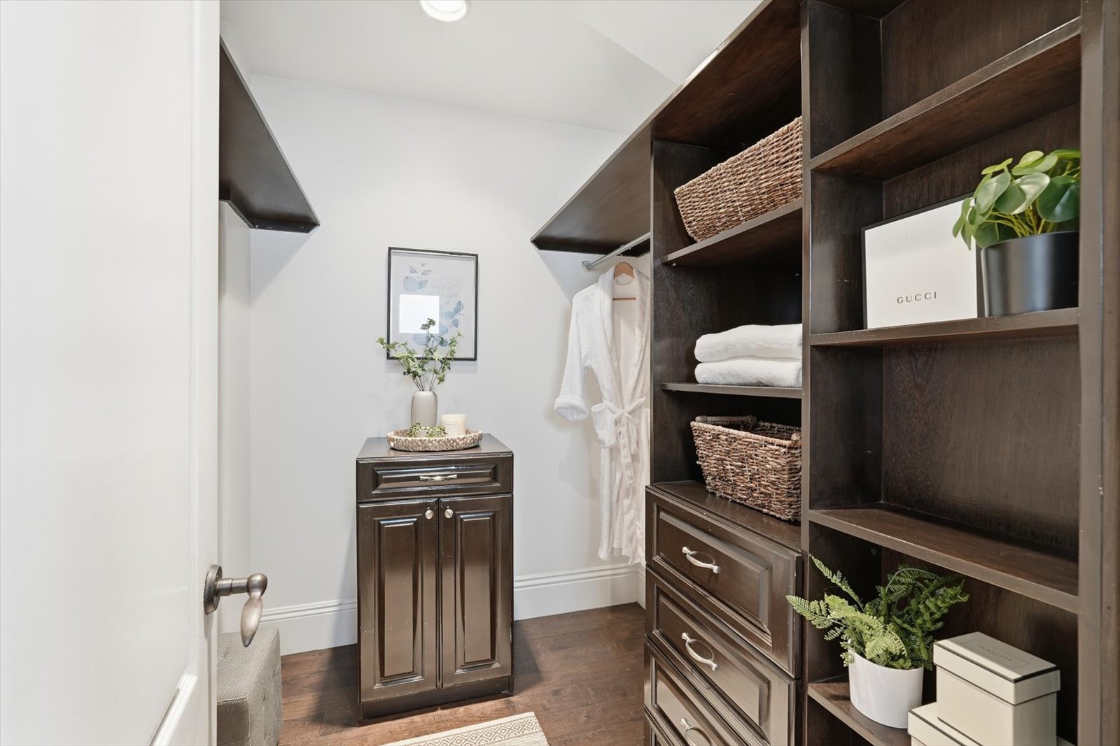 Building Photo - 5433 E The Toledo