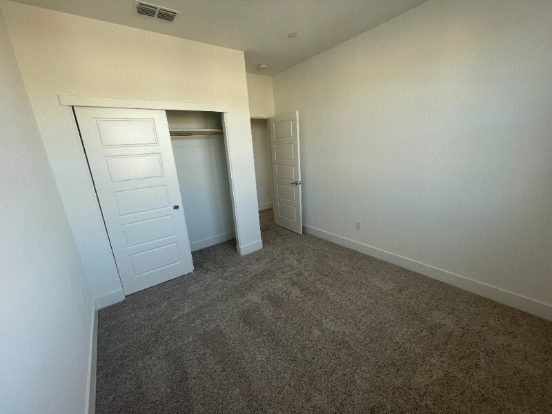 Building Photo - 4803 Lukella Dr