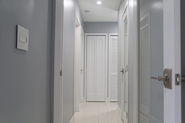 Building Photo - 9035 SW 148th Ct