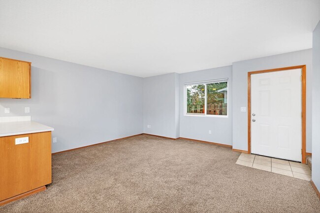 Building Photo - 99th Ave Tri-Plex-AT-4518